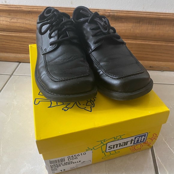 🍁2 /30 $ 🍁 Boys SmartFit Loafers Dressy Shoes - Size 13 - Picture 1 of 5